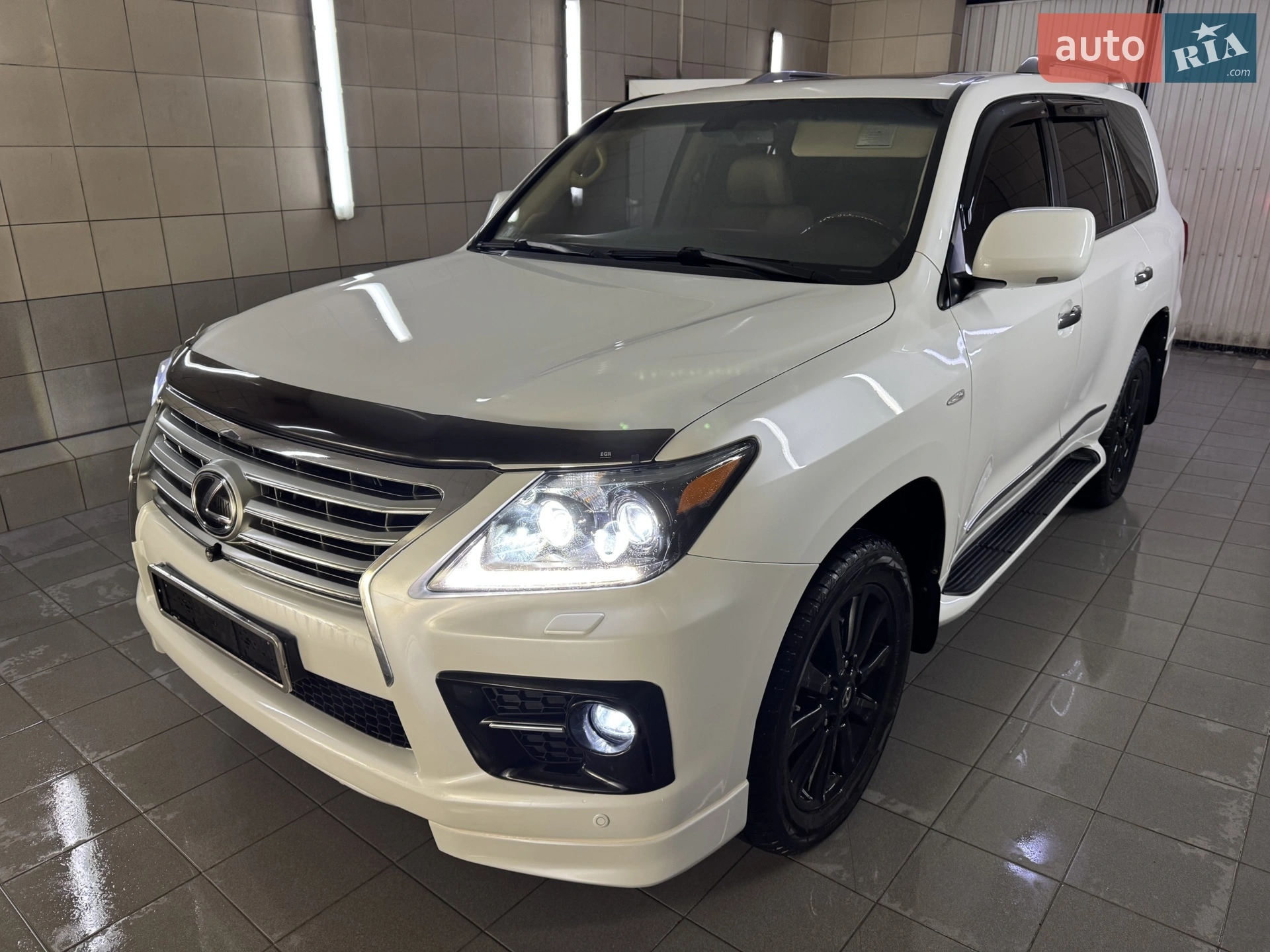 2011 Lexus LX - фото 1