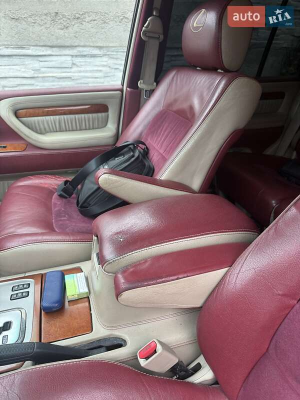 Внедорожник / Кроссовер Lexus LX 2005 в Одессе