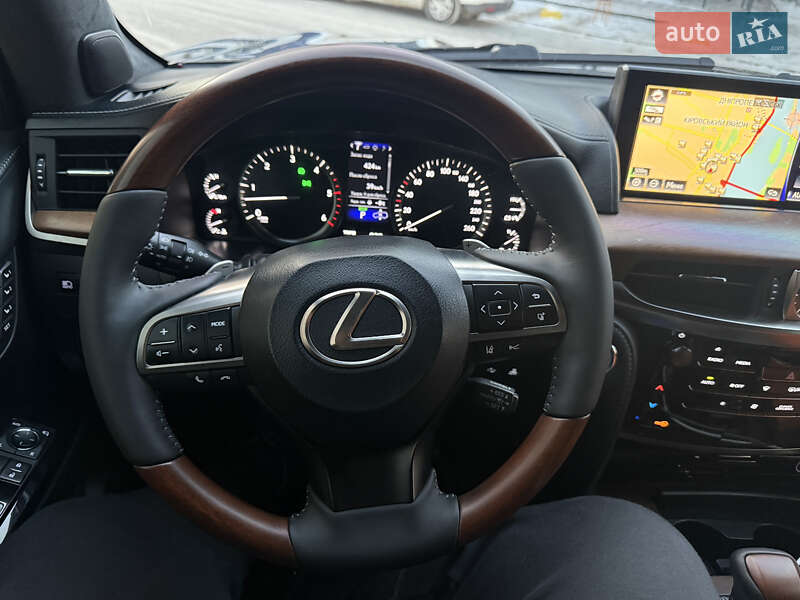 Внедорожник / Кроссовер Lexus LX 2016 в Днепре