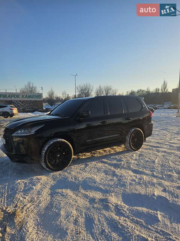 Позашляховик / Кросовер Lexus LX 2016 в Дніпрі