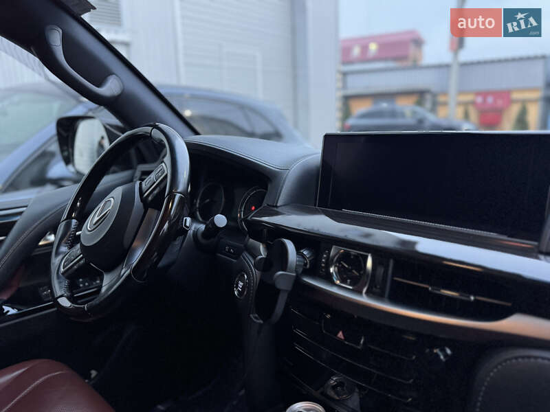 Внедорожник / Кроссовер Lexus LX 2017 в Киеве