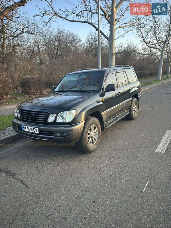 Lexus LX 2006