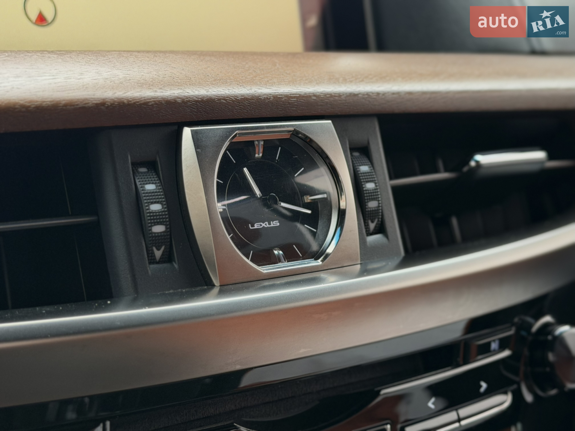 2016 Lexus LX - мініатюра 44