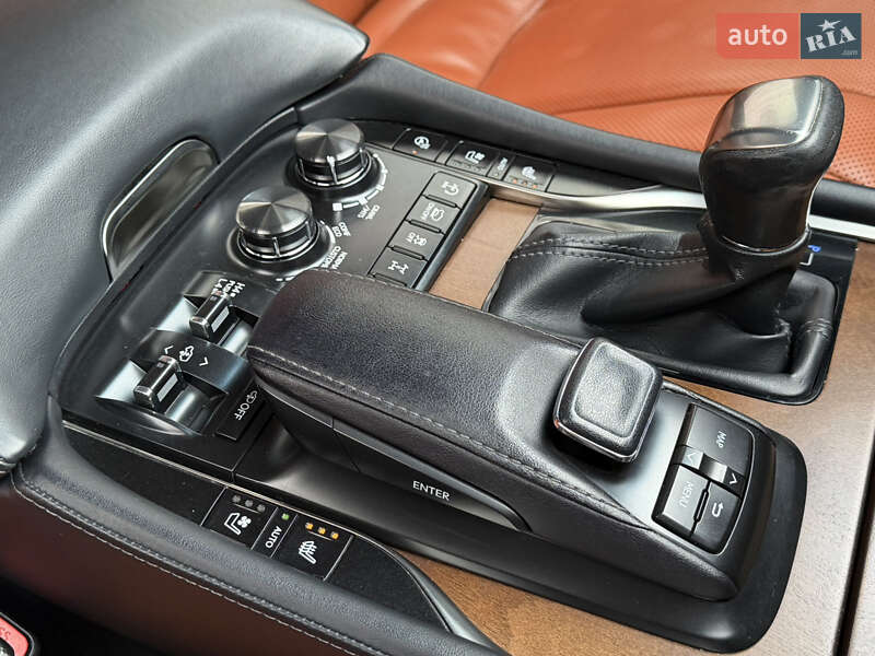 Внедорожник / Кроссовер Lexus LX 2016 в Одессе