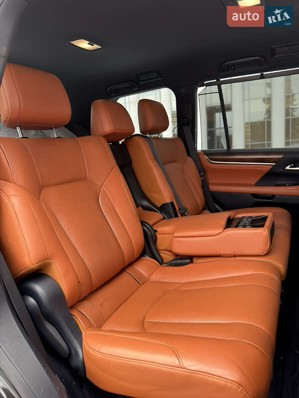 Внедорожник / Кроссовер Lexus LX 2016 в Одессе