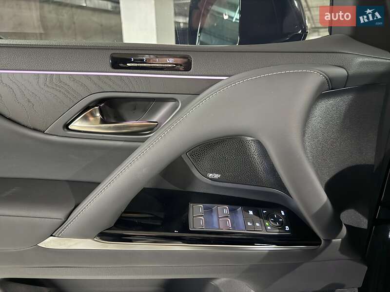 Позашляховик / Кросовер Lexus LX 2025 в Дніпрі