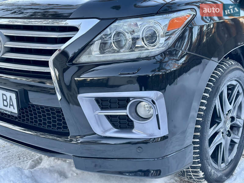 Внедорожник / Кроссовер Lexus LX 2013 в Киеве