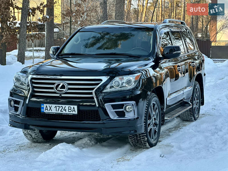 Внедорожник / Кроссовер Lexus LX 2013 в Киеве