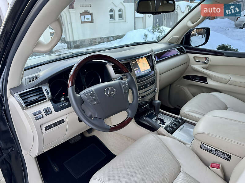Внедорожник / Кроссовер Lexus LX 2013 в Киеве