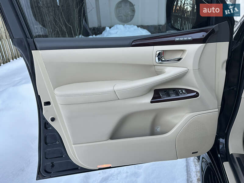 Внедорожник / Кроссовер Lexus LX 2013 в Киеве