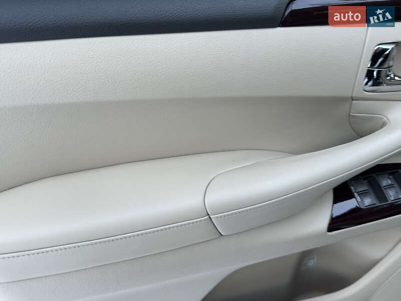 Внедорожник / Кроссовер Lexus LX 2013 в Киеве