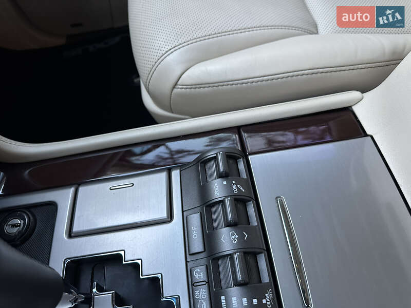 Внедорожник / Кроссовер Lexus LX 2013 в Киеве