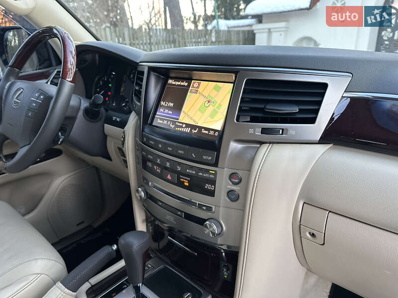 Внедорожник / Кроссовер Lexus LX 2013 в Киеве