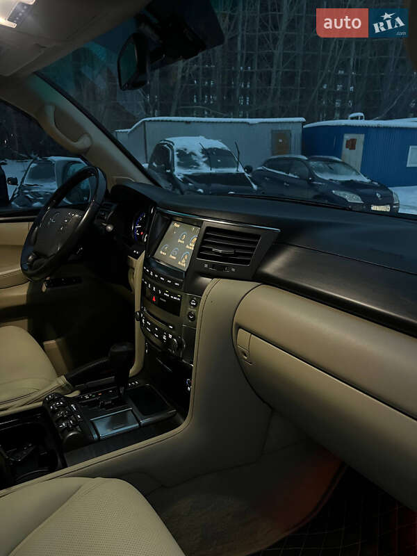 Позашляховик / Кросовер Lexus LX 2008 в Черкасах