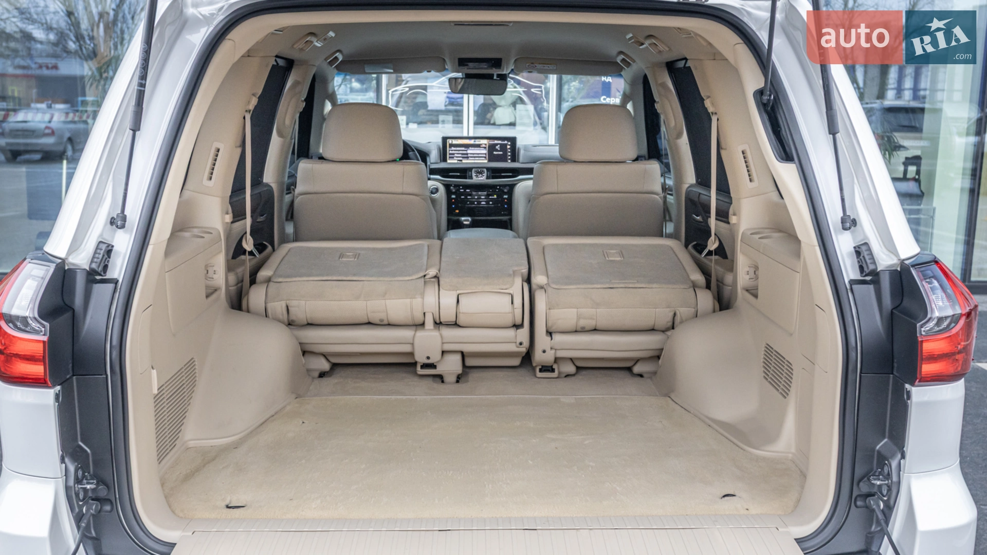 2016 Lexus LX - мініатюра 11