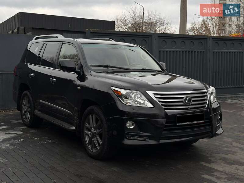 Lexus LX 2011