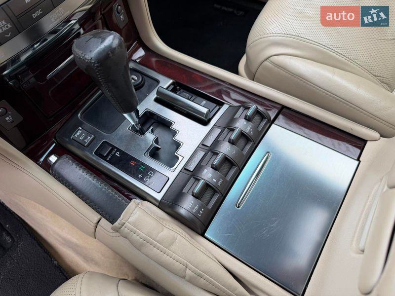 Внедорожник / Кроссовер Lexus LX 2011 в Киеве