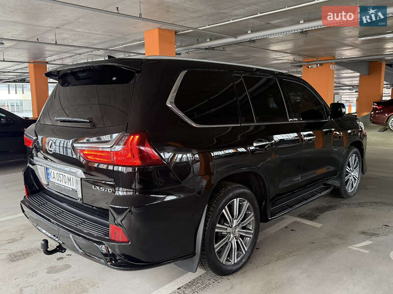 Внедорожник / Кроссовер Lexus LX 2016 в Киеве