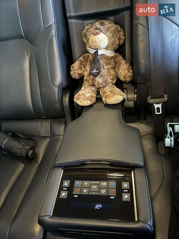 Внедорожник / Кроссовер Lexus LX 2016 в Киеве