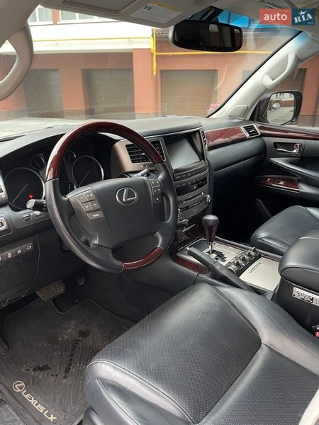 Внедорожник / Кроссовер Lexus LX 2014 в Ивано-Франковске