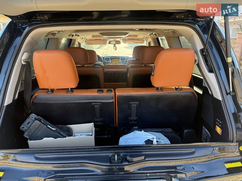 Внедорожник / Кроссовер Lexus LX 2011 в Черновцах