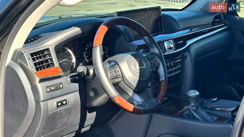 Внедорожник / Кроссовер Lexus LX 2015 в Киеве