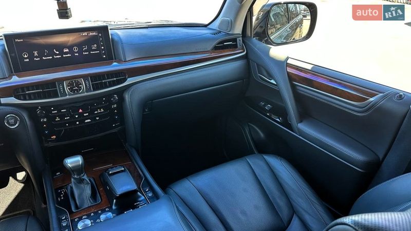 Внедорожник / Кроссовер Lexus LX 2015 в Киеве