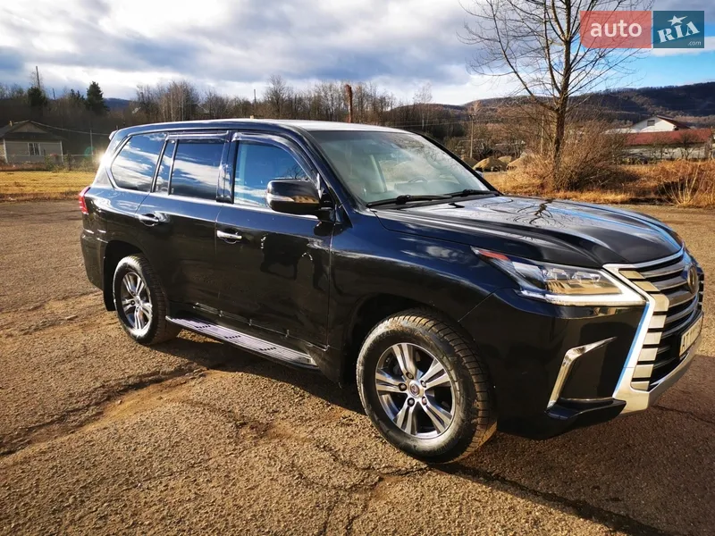 Lexus LX