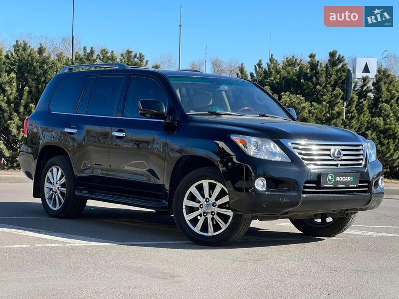 Lexus LX 2011