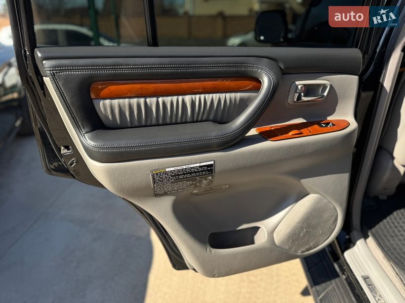 Внедорожник / Кроссовер Lexus LX 2004 в Бердичеве