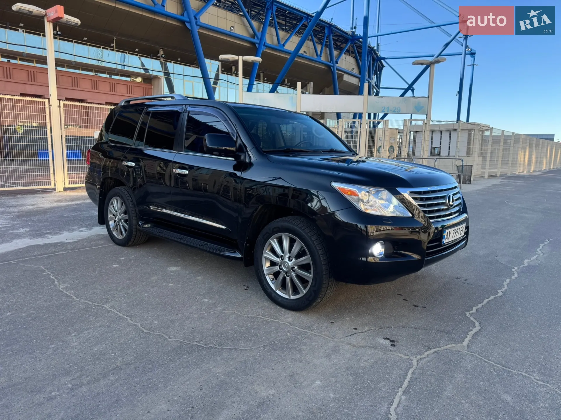 Lexus LX 2011