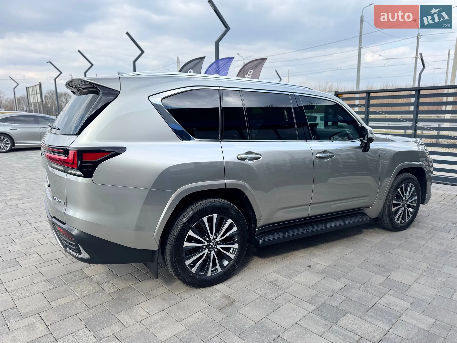 2022 Lexus LX - мініатюра 3
