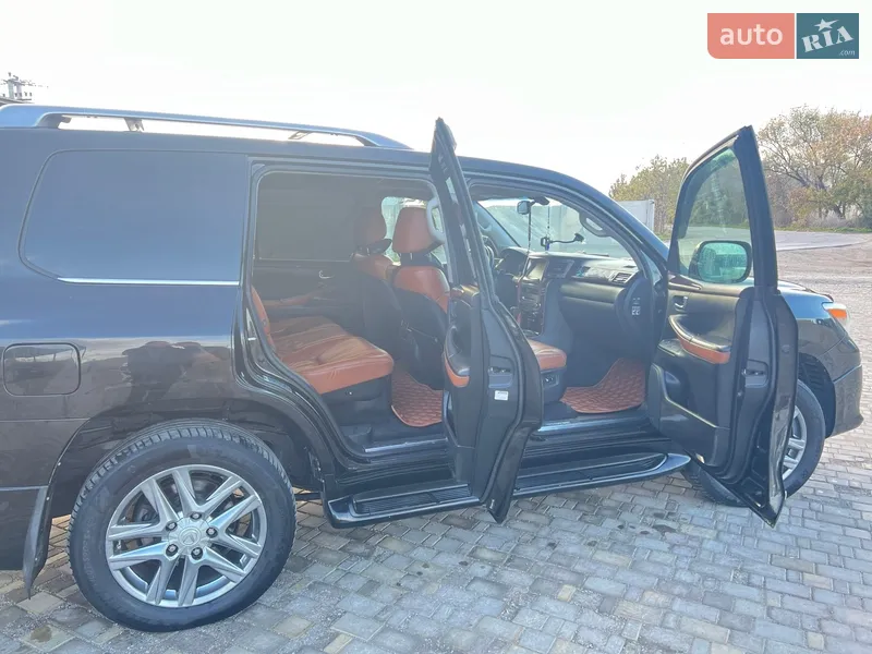 Lexus LX 2011