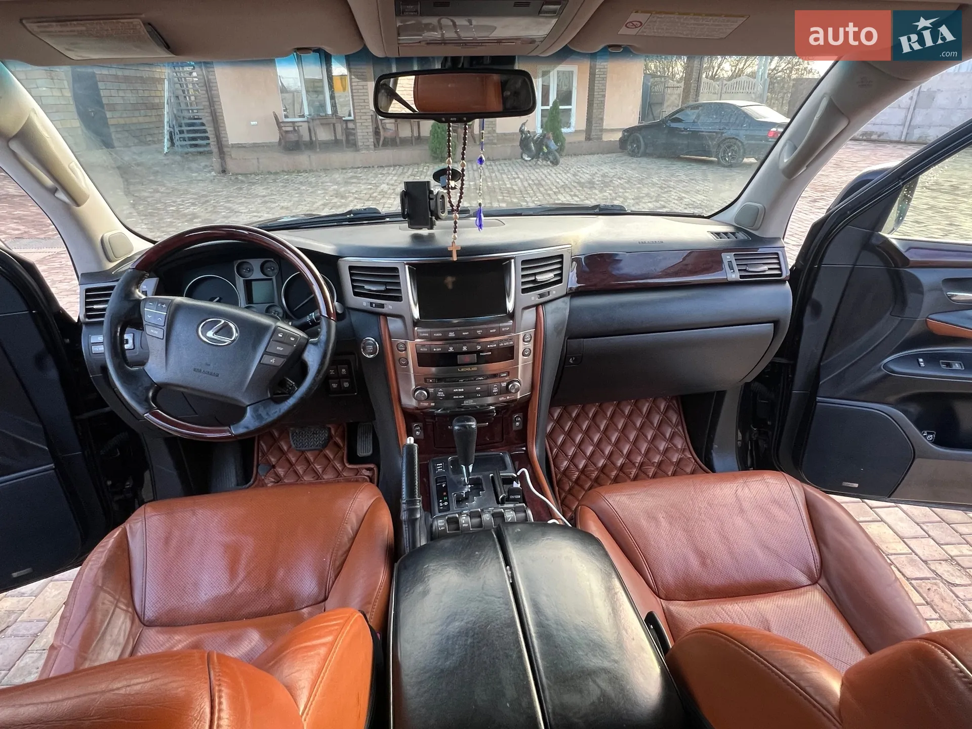 2011 Lexus LX - мініатюра 3