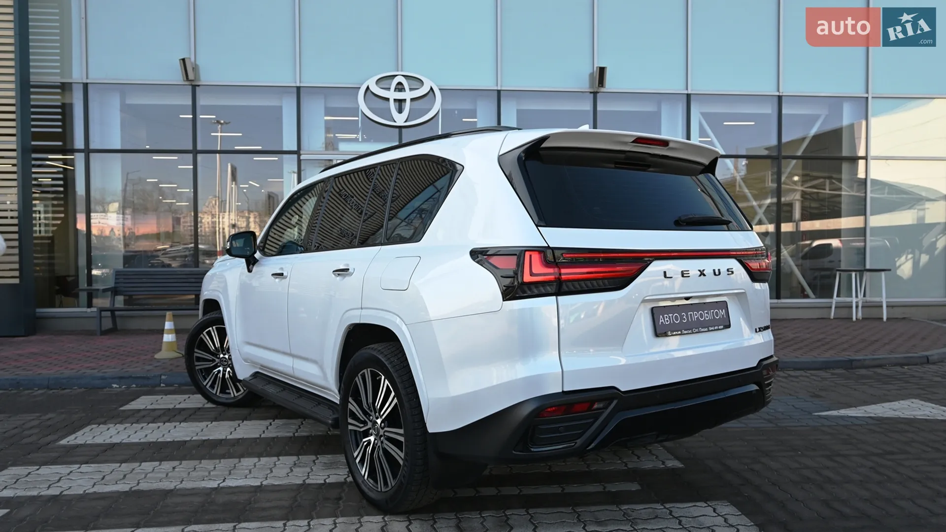 2022 Lexus LX - мініатюра 2