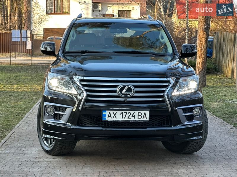 Внедорожник / Кроссовер Lexus LX 2013 в Киеве
