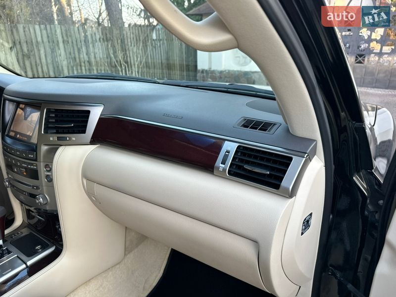 Внедорожник / Кроссовер Lexus LX 2013 в Киеве