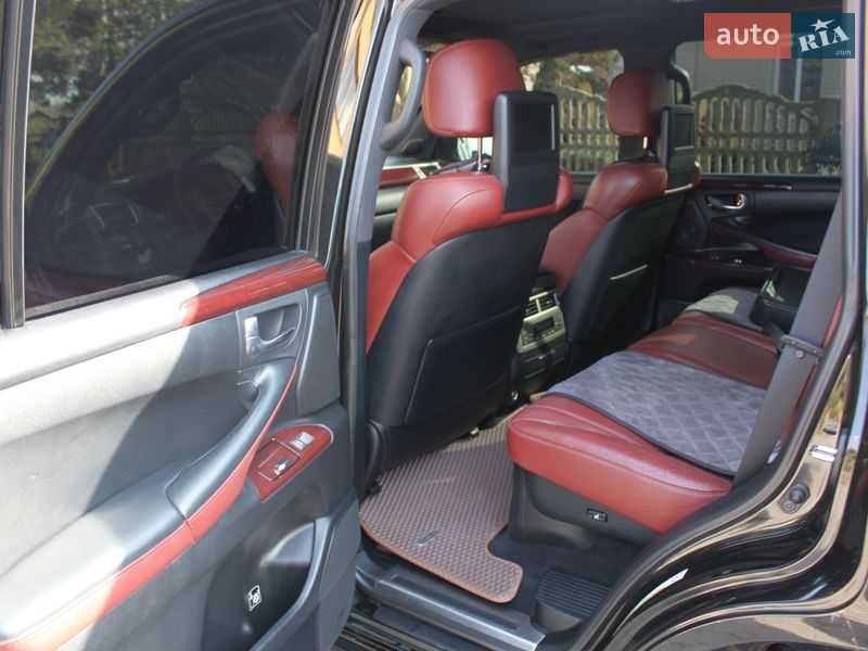 Внедорожник / Кроссовер Lexus LX 2014 в Луцке