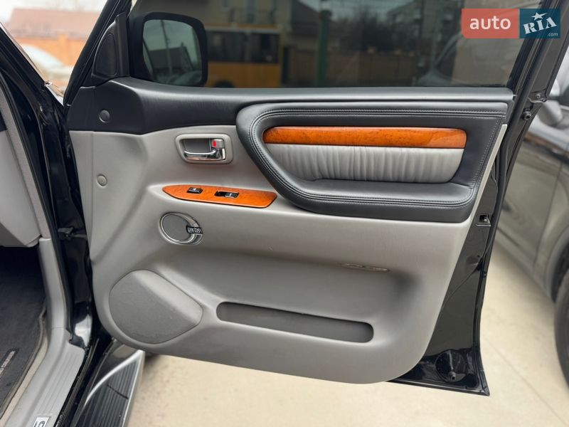 Внедорожник / Кроссовер Lexus LX 2004 в Бердичеве