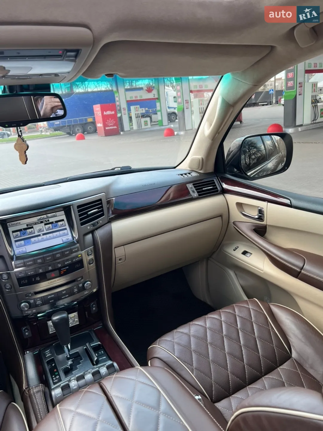 2010 Lexus LX - мініатюра 11