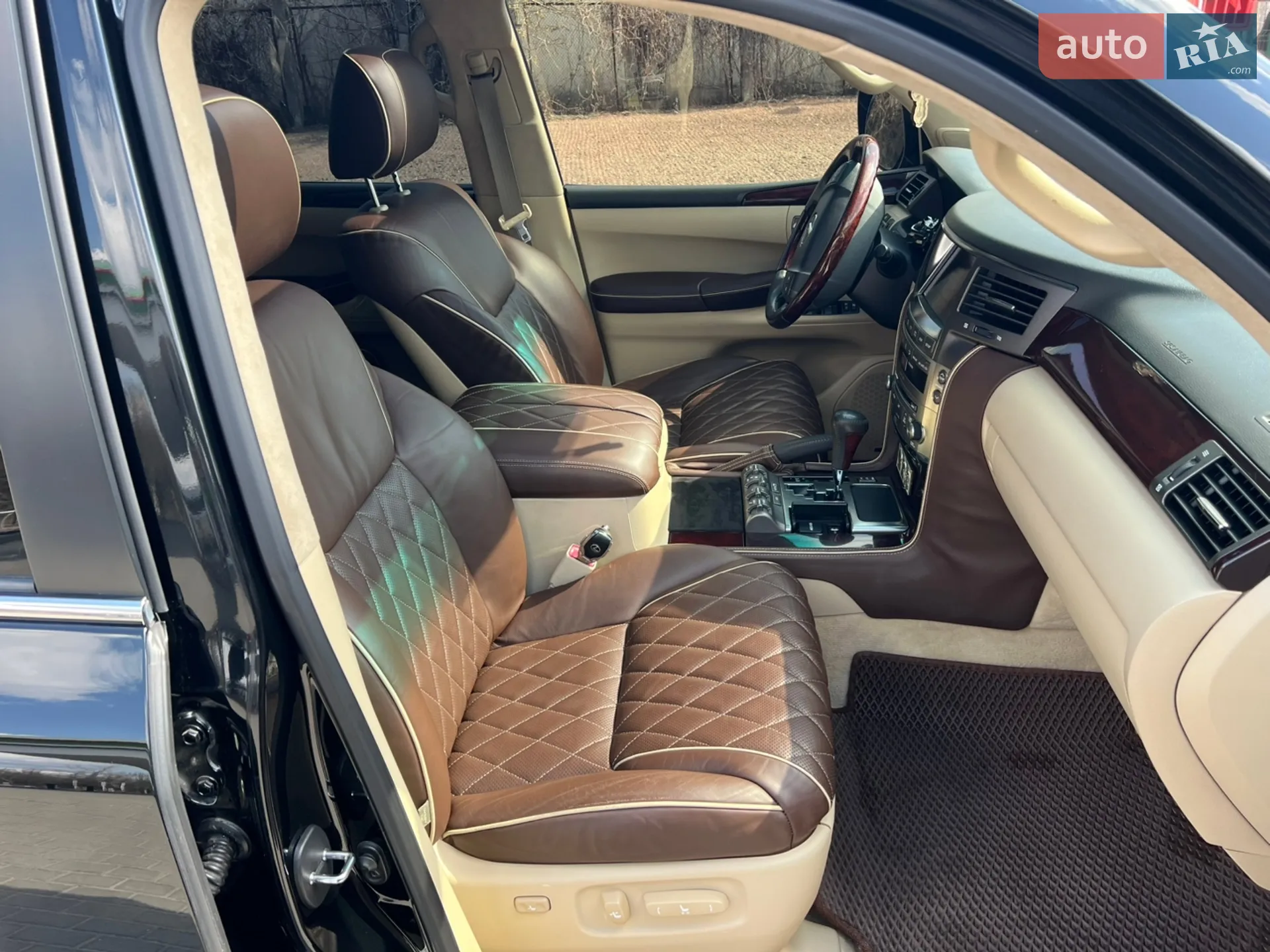 2010 Lexus LX - мініатюра 22