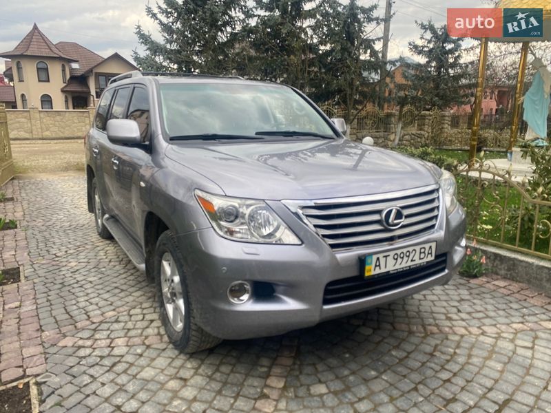 Lexus LX 2011