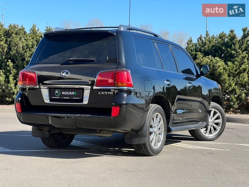 Внедорожник / Кроссовер Lexus LX 2011 в Киеве