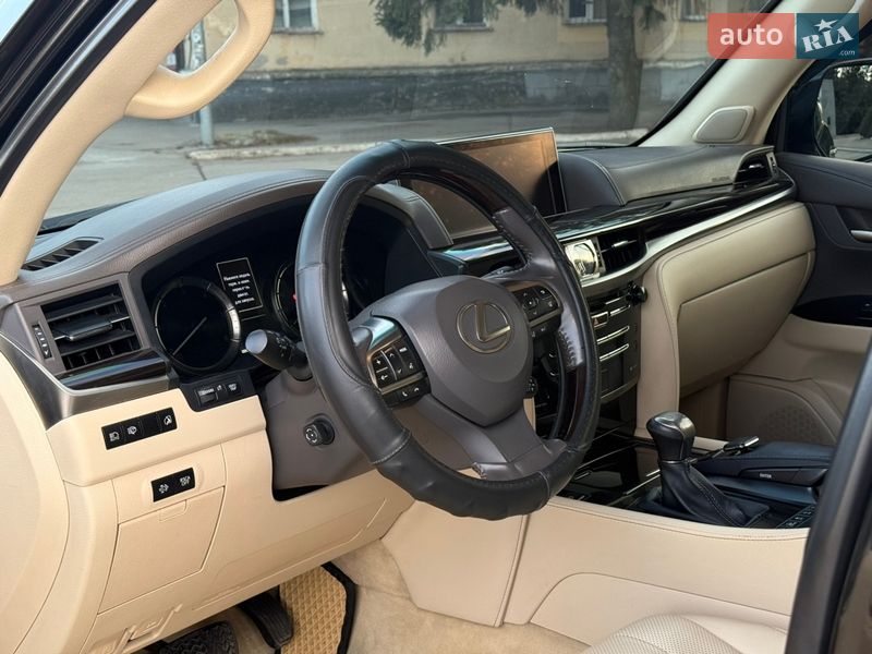 Внедорожник / Кроссовер Lexus LX 2016 в Желтых Водах