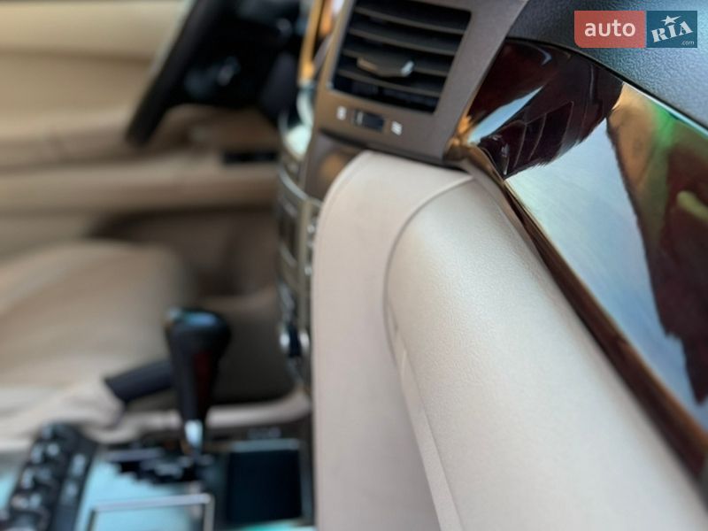 Внедорожник / Кроссовер Lexus LX 2011 в Харькове