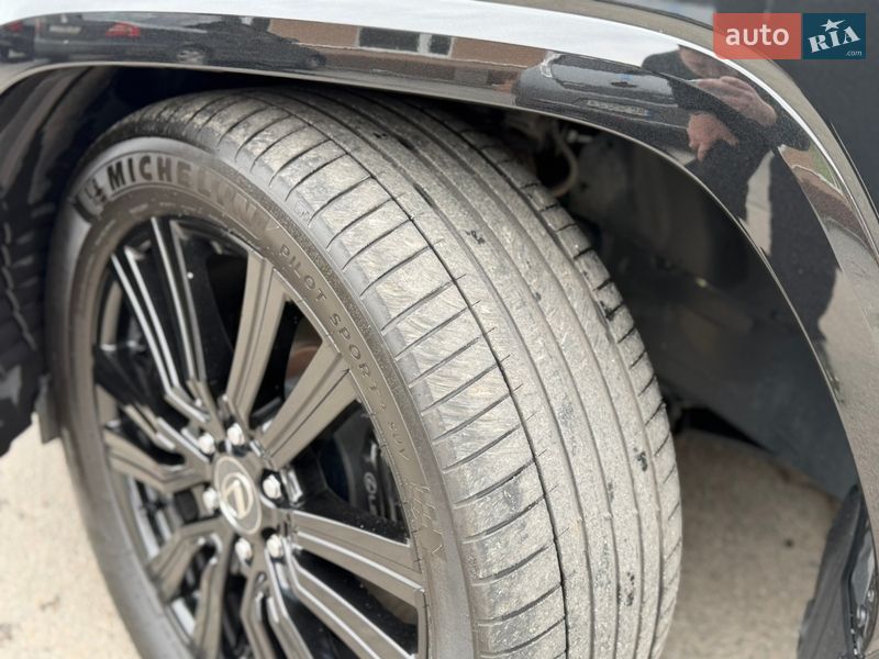 Позашляховик / Кросовер Lexus LX 2023 в Дніпрі