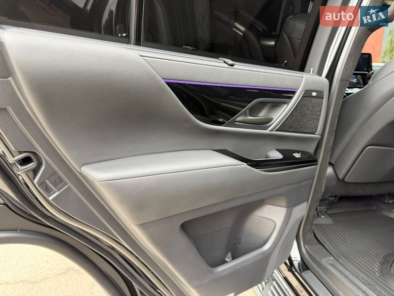Позашляховик / Кросовер Lexus LX 2023 в Дніпрі