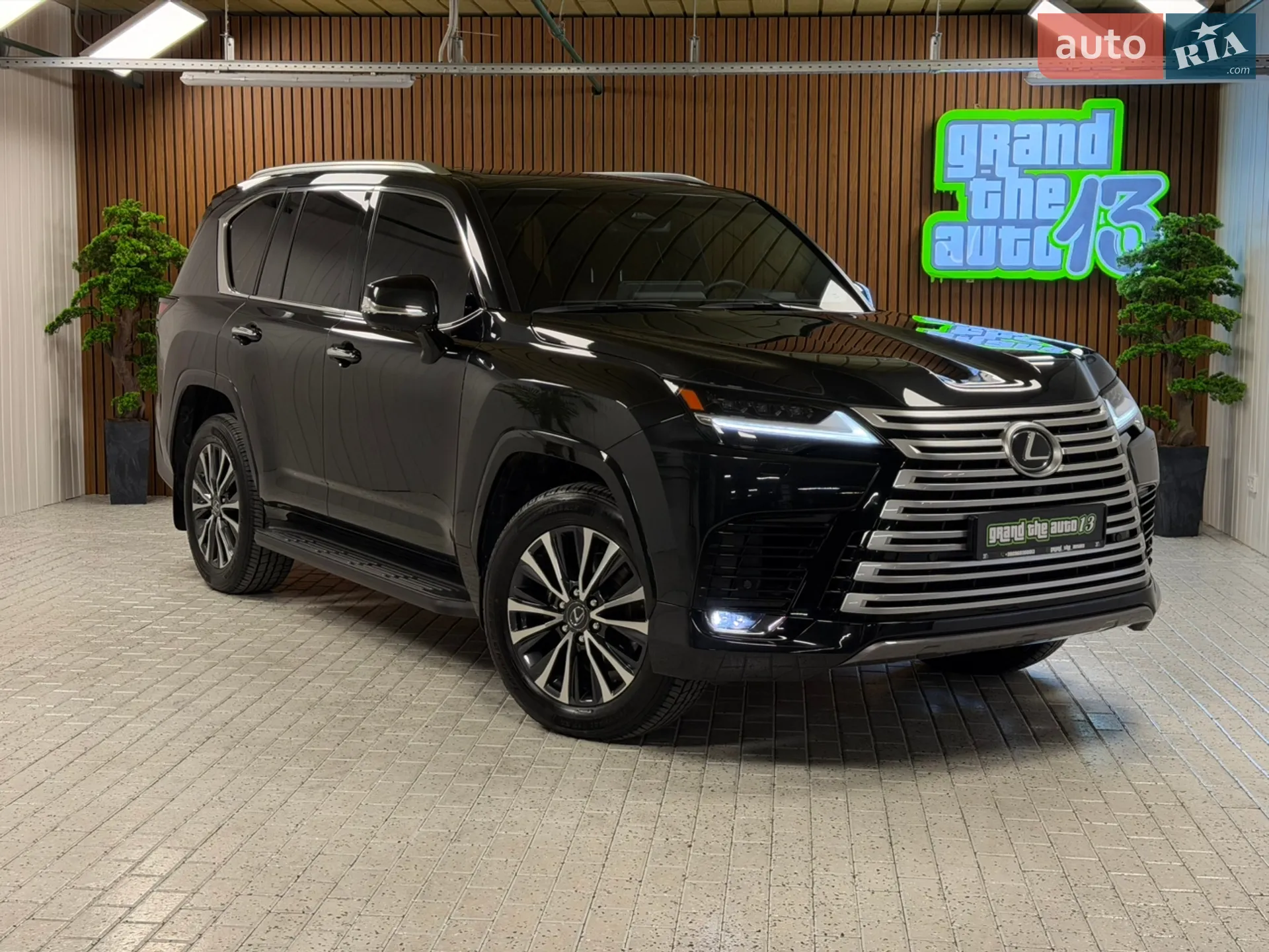 2025 Lexus LX - фото 1