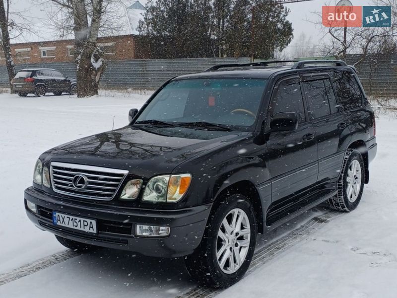 Lexus LX 2005