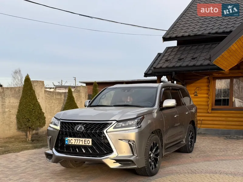 Lexus LX